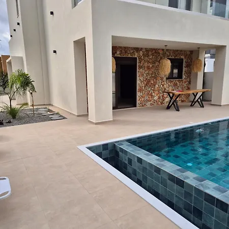Luxe Nieuwe Met Zwembad فيلة