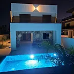 Villa Luxe Nieuwe Met Zwembad Kalithies
