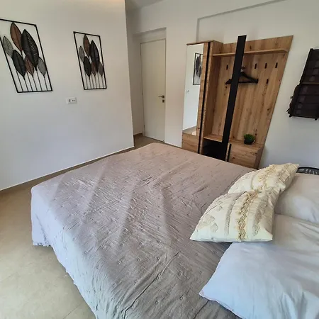 Luxe Nieuwe Met Zwembad Kalithiész