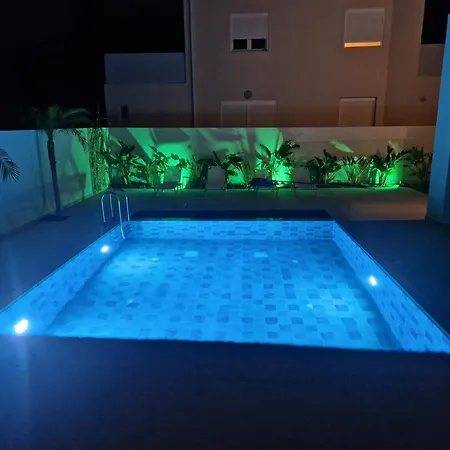 Luxe Nieuwe Met Zwembad Villa