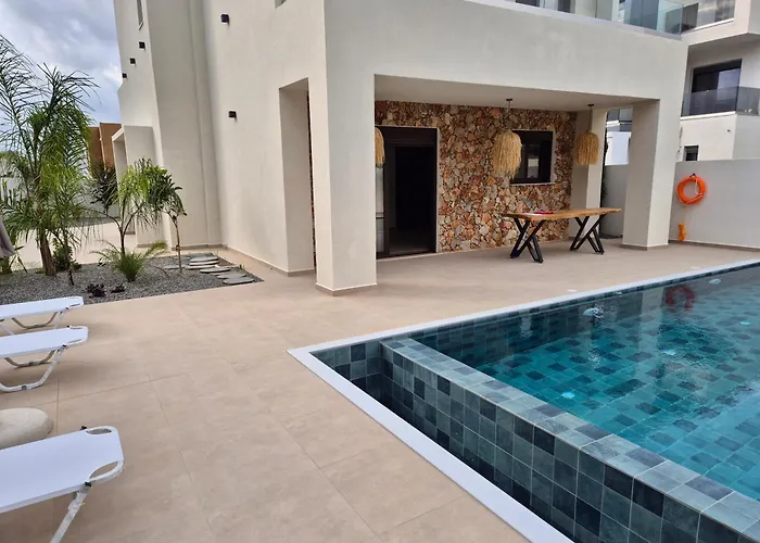 Luxe Nieuwe Met Zwembad Villa