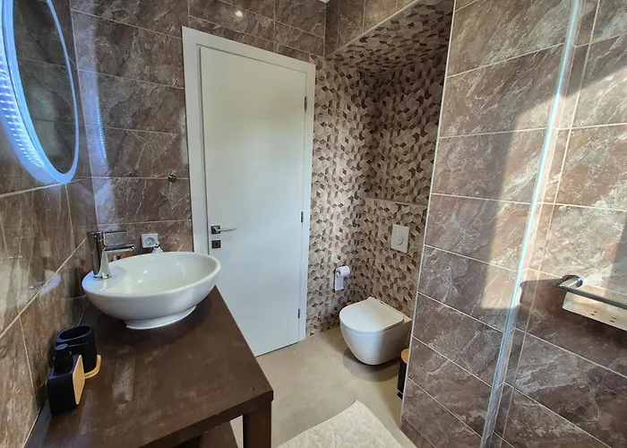 Luxe Nieuwe Met Zwembad Kalithiész