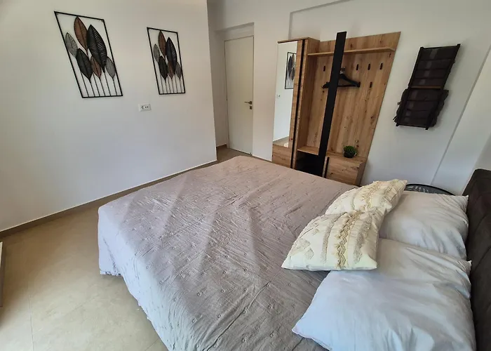 Luxe Nieuwe Met Zwembad Kalithiész