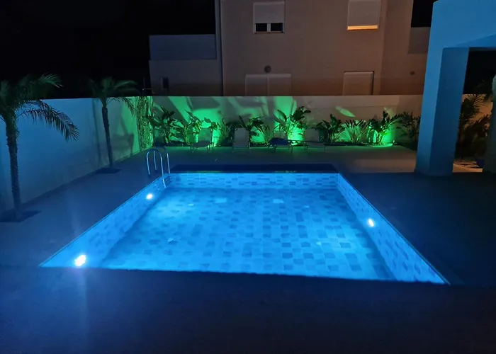 Luxe Nieuwe Met Zwembad Villa