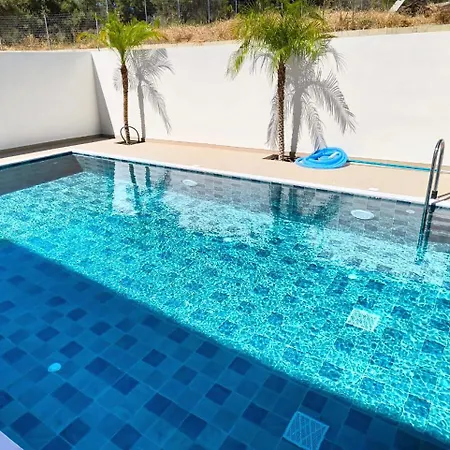 Luxe Nieuwe Met Zwembad Kalithies